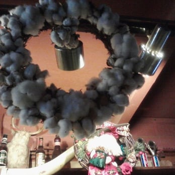 La Tumbleweed Lounge - You know you're in a down to earth bar when you have a fresh new cotton wreath for Christmas. - Dive Bars Near Me - Marana, Arizona La Tumbleweed Lounge - You know you're in a down to earth bar when you have a fresh new cotton wreath for Christmas. - Dive Bars Near Me - Marana, Arizona