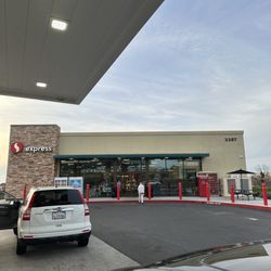 Safeway Fuel Station - Store