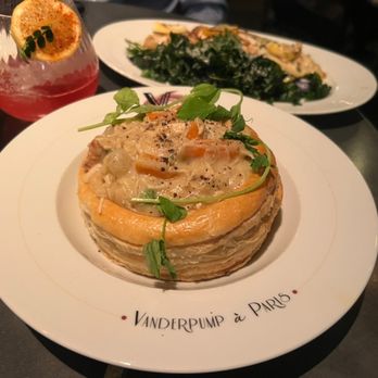 Vanderpump A Paris - Coq au vin pot pie - French Near Me - Las Vegas, Nevada Vanderpump A Paris - Coq au vin pot pie - French Near Me - Las Vegas, Nevada