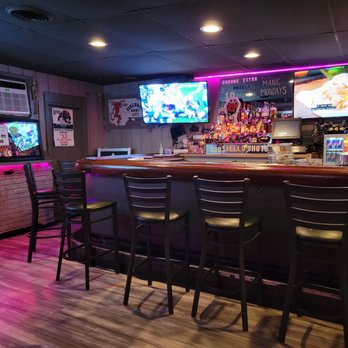 Rand Road House - Interior - Sports Bars Near Me - Des Plaines, Illinois