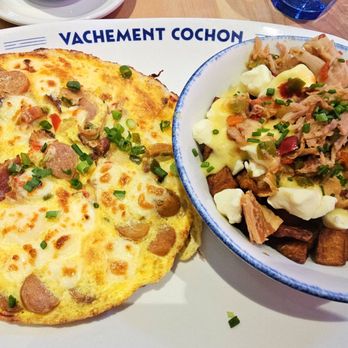 Cochon Dingue - House omelet and breakfast poutine - Bars Near Me - Quebec City, Quebec