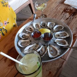 $1 oysters happy hour!