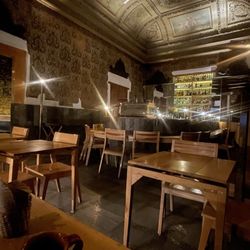 Mata - Bar area inside