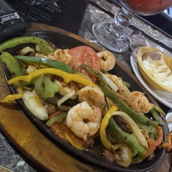 Mexico Restaurant - Shrimp Fajitas - Mexican Near Me - White Plains, Maryland