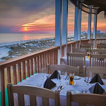 Beach Walk Cafe - Outdoor and Indoor dining - Seafood Near Me - Destin, Florida