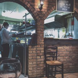 Al Muretto - Table view of the kitchen