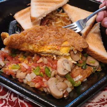 Huddle House - The burnt omlette with no cheese - Diners Near Me - Rincon, Georgia Huddle House - The burnt omlette with no cheese - Diners Near Me - Rincon, Georgia