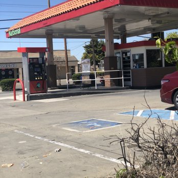 National - Side view, mini mart in center - Gas Stations Near Me - San Leandro, California National - Side view, mini mart in center - Gas Stations Near Me - San Leandro, California