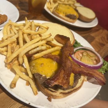 Juji's Kitchen - Burgers Near Me - Midland, Texas