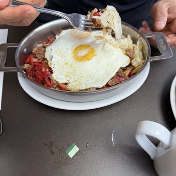 Wildberry - Beef Slow Roast Brisket Hash - Breakfast & Brunch Near Me - Oak Brook, Illinois