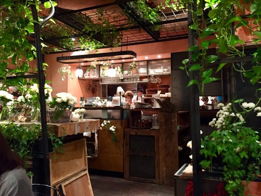 Aoyama Flower Market Teahouse Minami Aoyama Honten 405 Photos 58 Reviews Cafes 南青山5 1 2 表参道駅 港区 東京都 Japan Restaurant Reviews Phone Number Yelp
