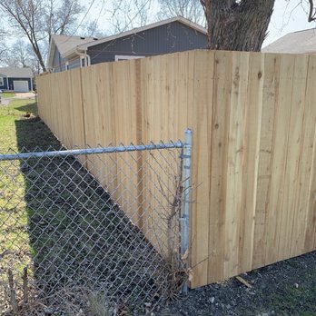 DNG Fence - Rear corner - Fences & Gates Near Me - North Aurora, Illinois