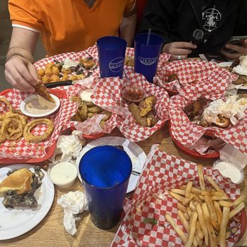 BreWingZ Restaurant and Bar - Chicken Wings Near Me - Pearland, Texas BreWingZ Restaurant and Bar - Chicken Wings Near Me - Pearland, Texas