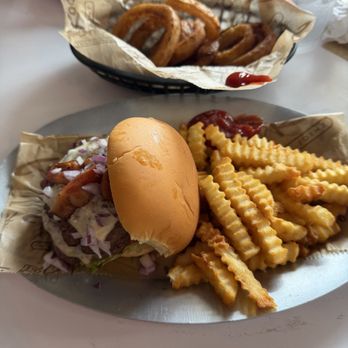 Tin Roof - Bacon Cheeseburger - Music Venues Near Me - Lexington, Kentucky Tin Roof - Bacon Cheeseburger - Music Venues Near Me - Lexington, Kentucky
