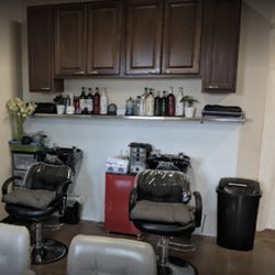 Young's Salon & Spa