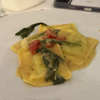 Casa Isoletta - Great Schnitzel, Cheese Ravioli, and Salmon fillet in white wine sauce - Italian Near Me - Frankfurt, HE Casa Isoletta - Great Schnitzel, Cheese Ravioli, and Salmon fillet in white wine sauce - Italian Near Me - Frankfurt, HE