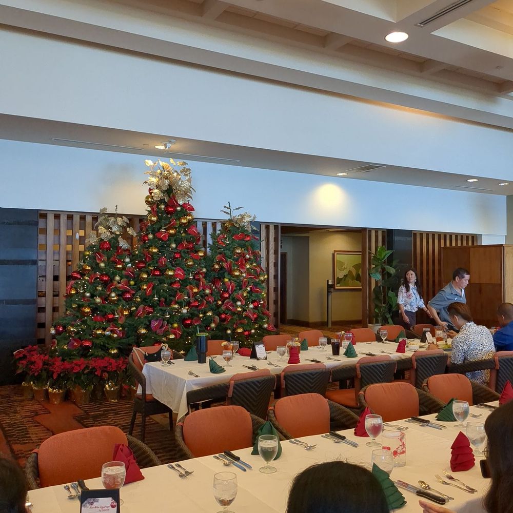 Waialae Country Club - Celebrating Christmas buffet - Golf Near Me - Honolulu, Hawaii