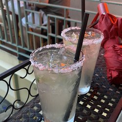 Bacchus Waikiki - Lilikoi Margaritas