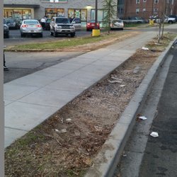 7-Eleven - This is the ramp exit ramp from the parking lot beware it would damage underneath your car