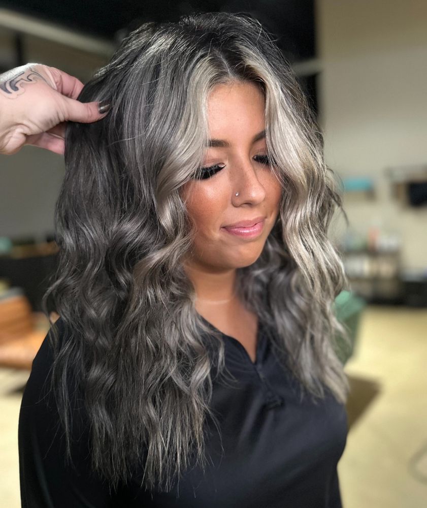 Holy Grail Hair Studio Logo