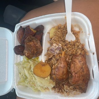 Clifton's Jamrock - Worst brown stew chicken I ever had... does not taste authentic at all!! No flavor what so ever - Caribbean Near Me - Fairburn, Georgia