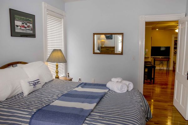 Village Tavern Restaurant & Inn by null