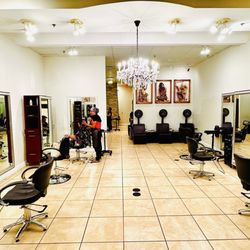 Adore de Salon