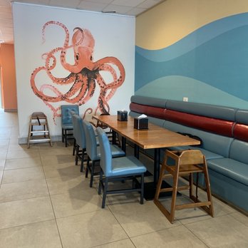 Aloha Express - Table for 10 people - Hawaiian Near Me - Visalia, California Aloha Express - Table for 10 people - Hawaiian Near Me - Visalia, California