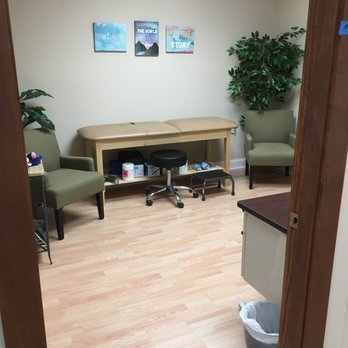 Elite Renovations - Laminate Flooring Installation - General Contractors Near Me