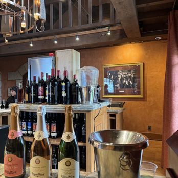 V Sattui Winery - Selection of V Sattui Sparkling Wines - Wineries Near Me - Saint Helena, California V Sattui Winery - Selection of V Sattui Sparkling Wines - Wineries Near Me - Saint Helena, California