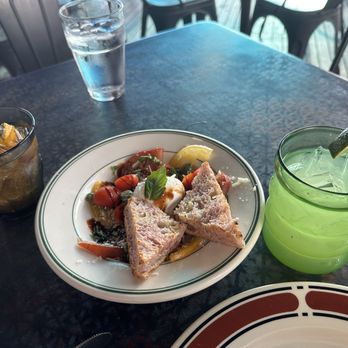 Joy Hill - Burrata Heirloom tomato caprese Chai old fashioned Spicy house Margarita - Bars Near Me - Denver, Colorado Joy Hill - Burrata Heirloom tomato caprese Chai old fashioned Spicy house Margarita - Bars Near Me - Denver, Colorado