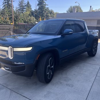 Pista Film Solutions - Rivian R1T post work - Vehicle Wraps Near Me - Burien, Washington Pista Film Solutions - Rivian R1T post work - Vehicle Wraps Near Me - Burien, Washington
