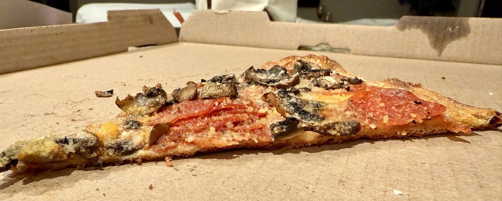 Willie's New York Style Pizza Logo