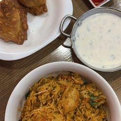 Desi Roots - Chicken biryani, samosas