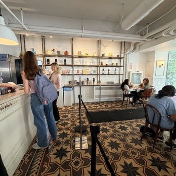 Balzac's Coffee Roasters - Coffee & Tea Near Me - Toronto, Ontario Balzac's Coffee Roasters - Coffee & Tea Near Me - Toronto, Ontario