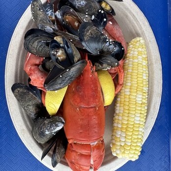Hooked - Seafood Near Me - Montauk, New York