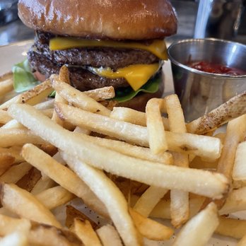 Marsh House - Marsh House Burger - Southern Near Me - Nashville, Tennessee