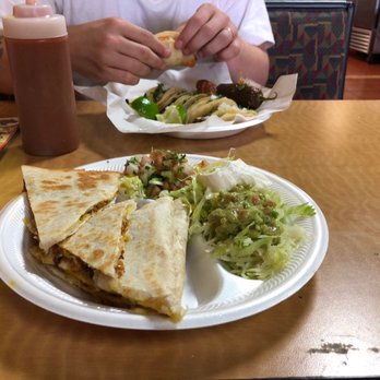 Taqueria Miguelitos - Quesadilla Pastor with guacamole, sour cream, and salad - Tacos Near Me - Denton, Texas Taqueria Miguelitos - Quesadilla Pastor with guacamole, sour cream, and salad - Tacos Near Me - Denton, Texas