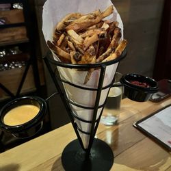 Chais Delachaise - Fries