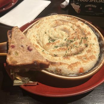 The Lansdowne Pub - Shepards Pie - Irish Near Me - Uncasville, Connecticut