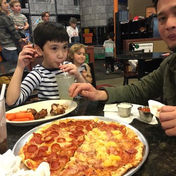 Playdate PDX - Buffalo wings with carrots; freshly squeezed lemonade; a regular size order each of Hawaiian and pepperoni pizza.. - Arcades Near Me - Portland, Oregon