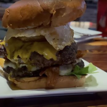 Burg & Barrel - Lenexa - Burgers Near Me - Lenexa, Kansas
