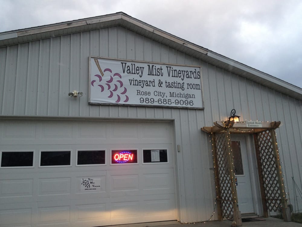 Country Corner Winery Logo