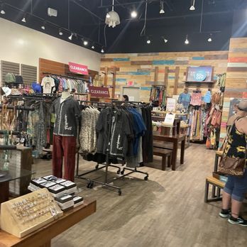 Earthbound Trading Company - Showcase - Women's Clothing Near Me - Tupelo, Mississippi