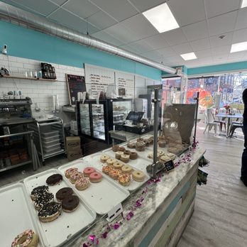Tracy's Cream & Sugar - Inside - Bagels Near Me - Warren, Rhode Island
