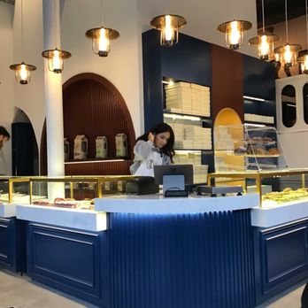 Liu Loqum Atelier - The counter and the delicacies - space is lovely - Desserts Near Me - Toronto, Ontario