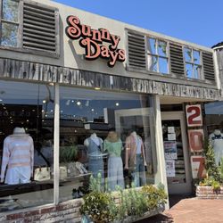 Sunny Days - Front entrance