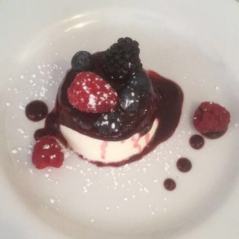 Da Cesare - Panna Cotta con frutti del bosco - Roman Near Me - Rome, RM