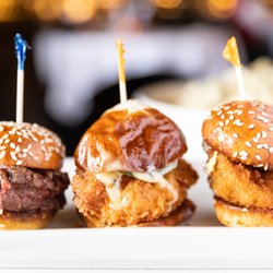 Harry & Izzy's - Filet, Fried Chicken, and Fried Shrimp Slider