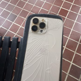 Gurosik's Berry Plantation - Yet another view of damaged phone - Farmers Market Near Me - North Augusta, South Carolina Gurosik's Berry Plantation - Yet another view of damaged phone - Farmers Market Near Me - North Augusta, South Carolina